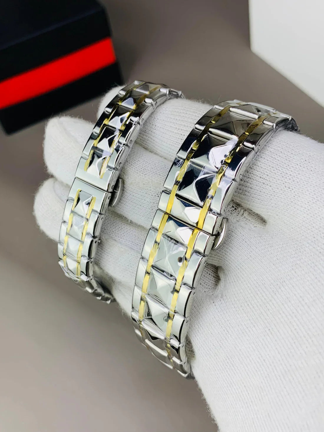 OLEVS Couple Watches His and Her Fashion Dresse Romantic Set Pair Matching Stainless Steel Strap Luminous Waterproof Wrist Watch