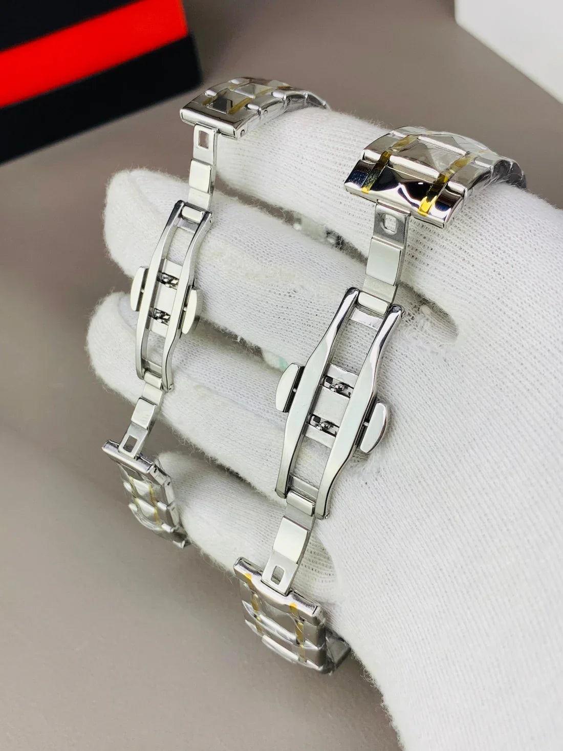 OLEVS Couple Watches His and Her Fashion Dresse Romantic Set Pair Matching Stainless Steel Strap Luminous Waterproof Wrist Watch