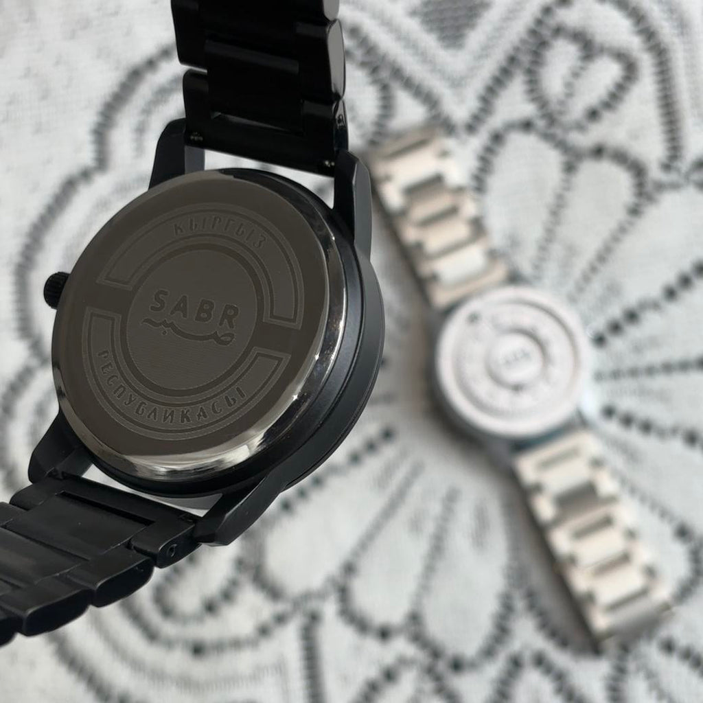 SABR Magnetic Ball Watch for Men. Luxury Black Steel Strap, Minimal Arabic Numerals, Fashion Business Casual Timepiece